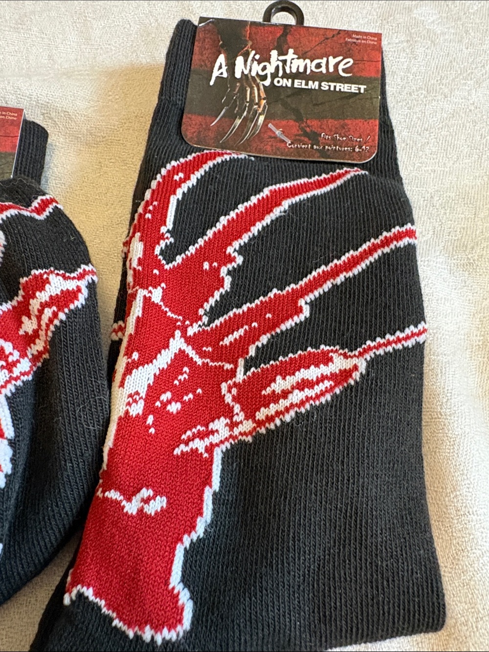 Freddy Cruger Nightmare on Elm street Men’s Black Red Graphic Socks Sz 6-12